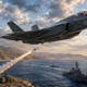 Jet tempur F-35 Amerika Serikat terbang di atas Selat Hormuz dalam ilustrasi ketegangan militer dengan Iran